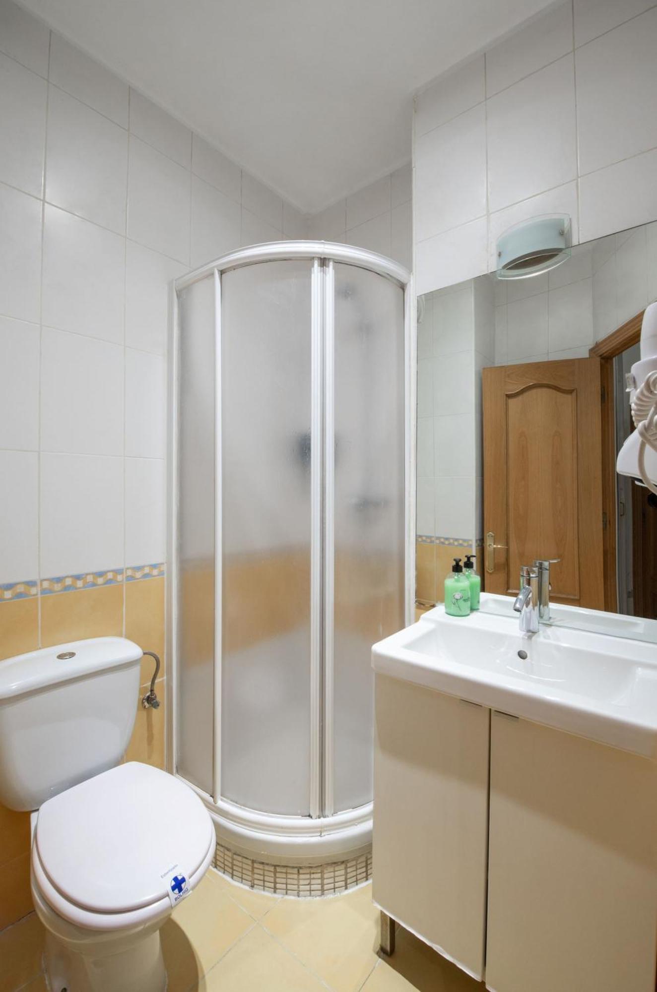 Apartamentos Day Madrid Luna Centro Gran Via Sol Malasana ภายนอก รูปภาพ