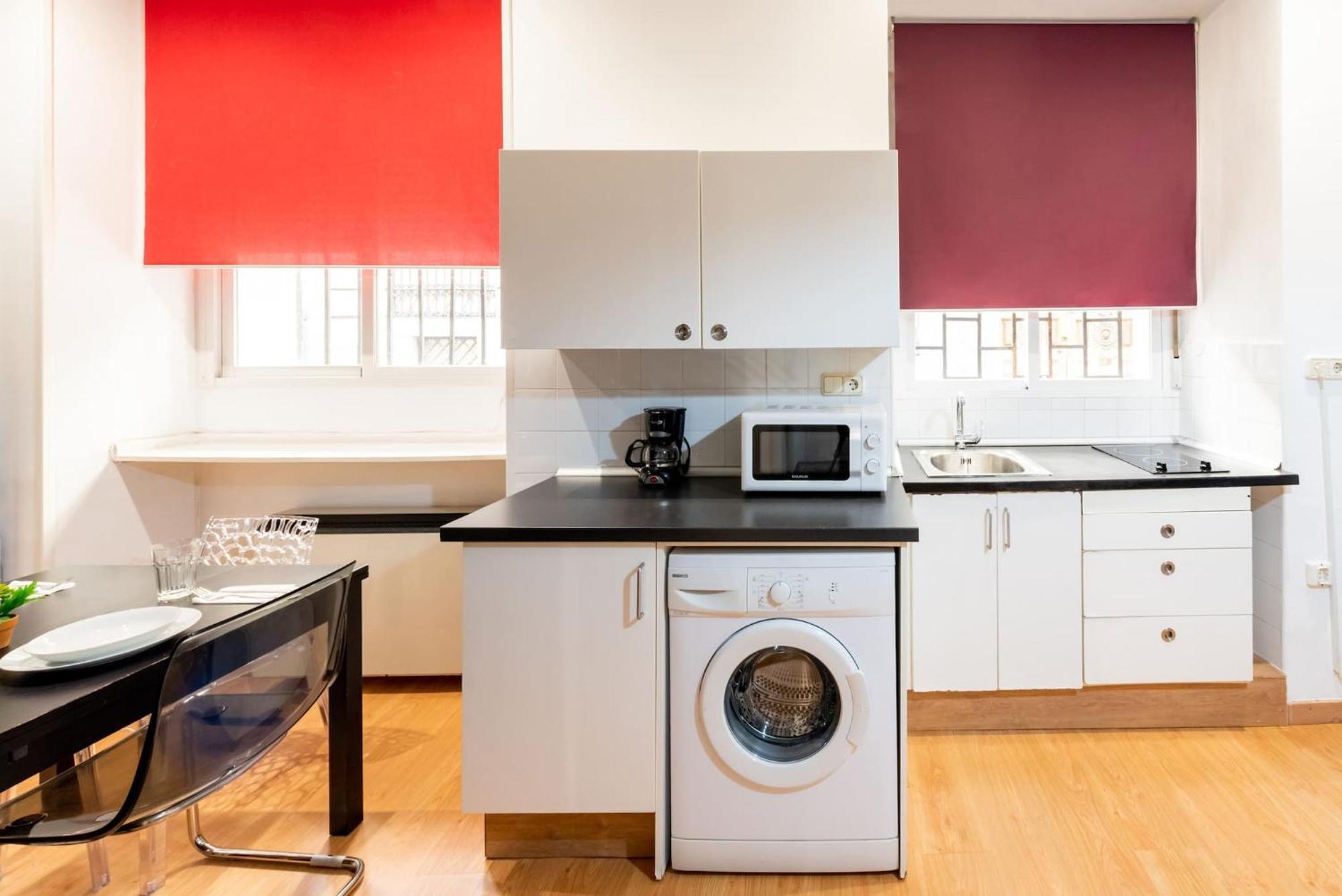 Apartamentos Day Madrid Luna Centro Gran Via Sol Malasana ภายนอก รูปภาพ