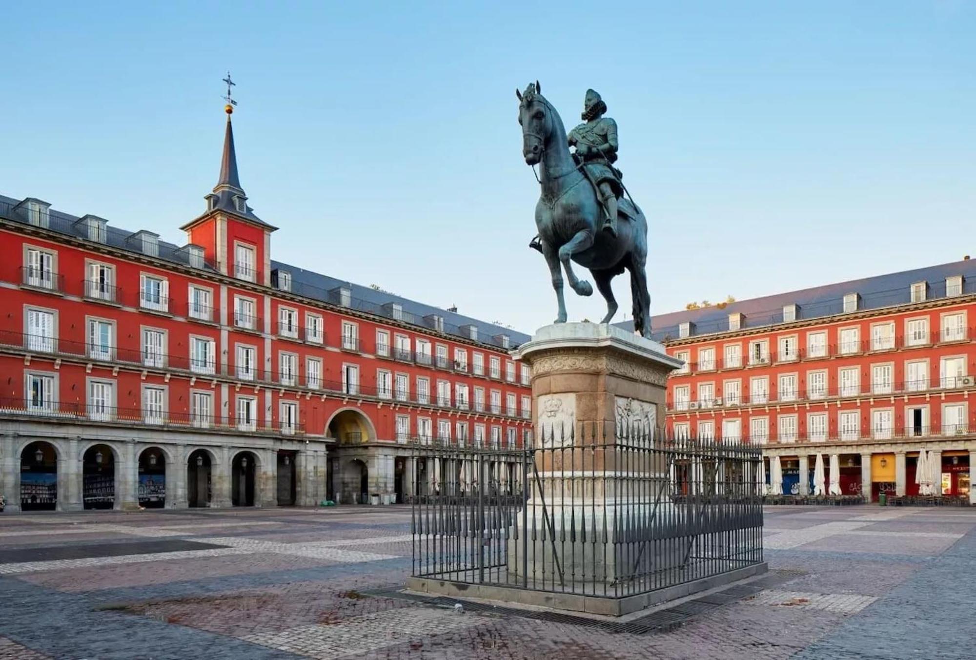 Apartamentos Day Madrid Luna Centro Gran Via Sol Malasana ภายนอก รูปภาพ