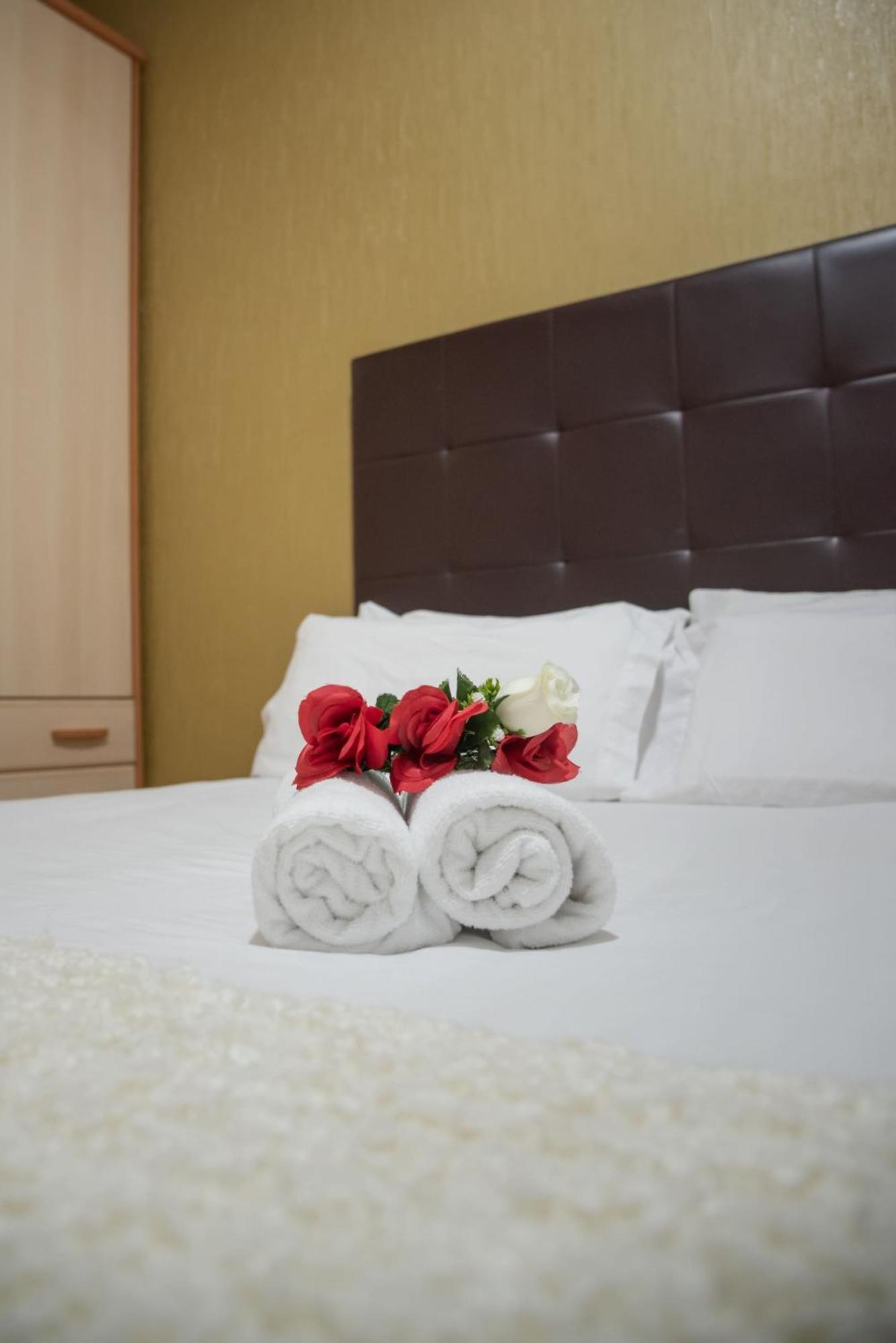 Apartamentos Day Madrid Luna Centro Gran Via Sol Malasana ภายนอก รูปภาพ