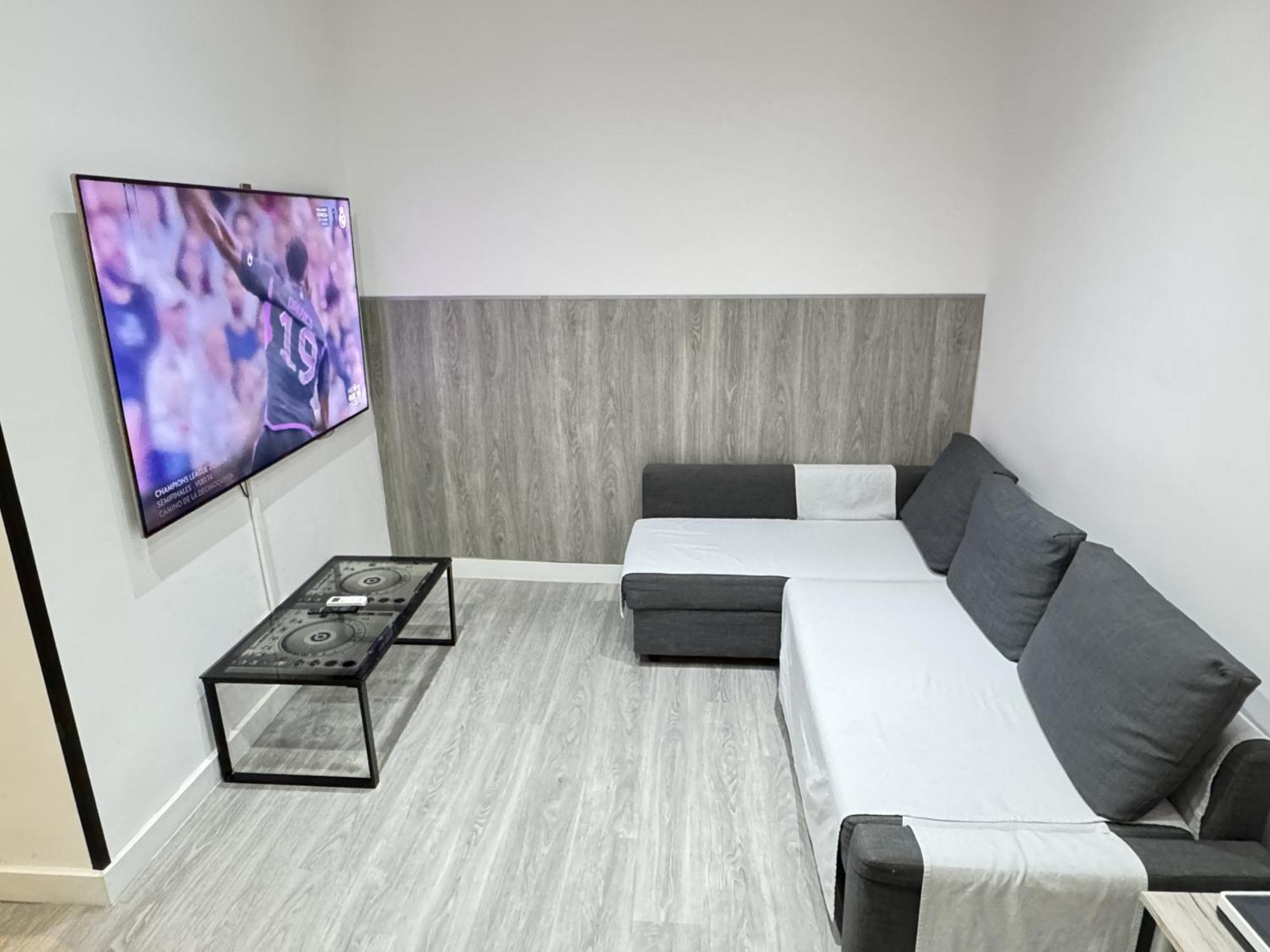 Apartamentos Day Madrid Luna Centro Gran Via Sol Malasana ภายนอก รูปภาพ